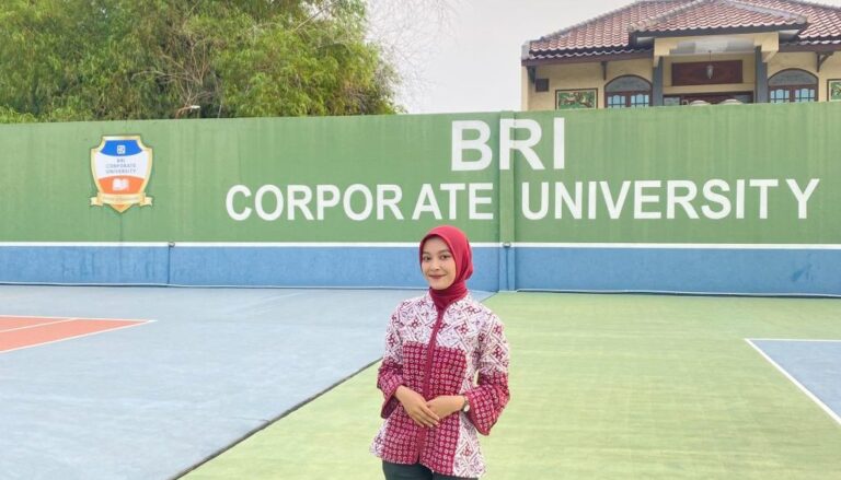 Sekar Diah Alumni Prodi EP UMM Karir Frontliner Perbankan BUMN