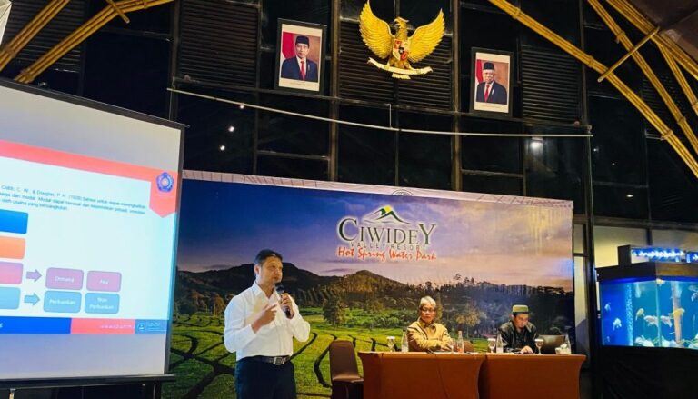 Kalab Prodi Ekonomi Pembangunan UMM, Paparkan Indeks Kelayakan Investasi Desa Bersama Ditjen PEID Kemendesa PDTT